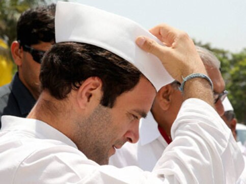 Congress workers in Rahul's constituency Amethi cross over to Samajwadi Congress workers in Rahul's constituency Amethi cross over to Samajwadi