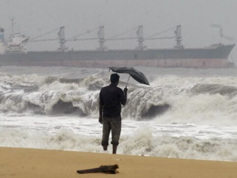 Cyclone Phailin: More than 300 experts being hired to restore power Cyclone Phailin: More than 300 experts being hired to restore power