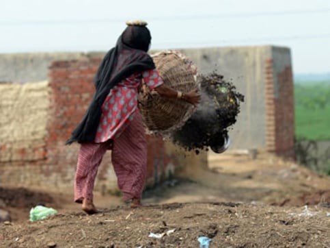 After Rahul's speech, govt announces schemes for manual scavengers After Rahul's speech, govt announces schemes for manual scavengers