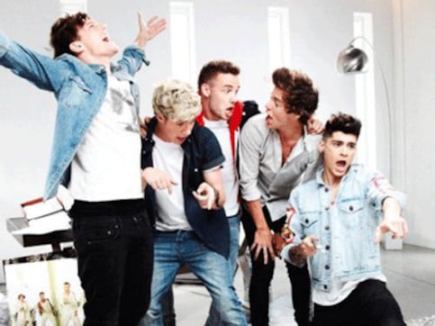 One Direction members make about 19,000 pounds per day One Direction members make about 19,000 pounds per day