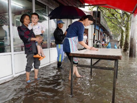 China braces for typhoon Nari, issues orange alert China braces for typhoon Nari, issues orange alert