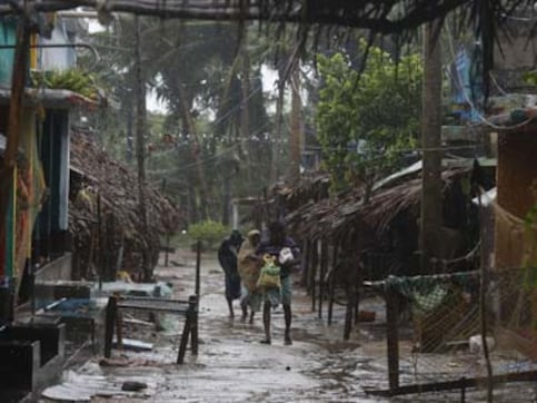 Cyclone Phailin: Odisha governor writes to PM for central assistance Cyclone Phailin: Odisha governor writes to PM for central assistance