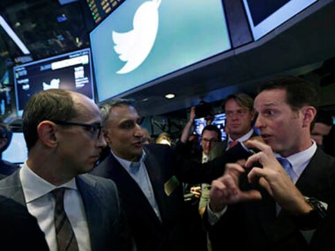 Big surprise for Twitter: Shares jump 92% in frenzied IPO debut