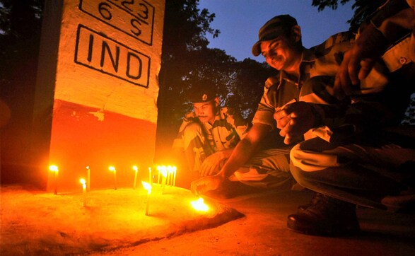 Photos: From the frontiers to courtyards, Diwali lights up India Photos: From the frontiers to courtyards, Diwali lights up India