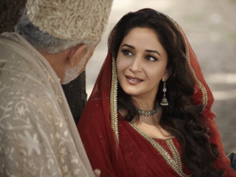 Dedh Ishqiya trailer out: Madhuri Dixit back with a bang Dedh Ishqiya trailer out: Madhuri Dixit back with a bang