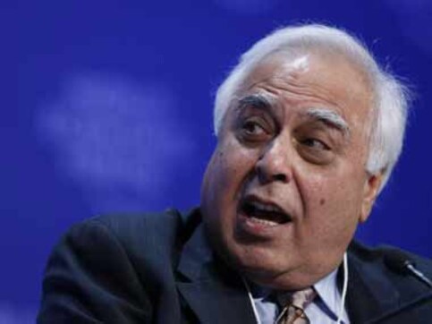 Charges by BJP on TRAI 'wild & baseless', says Sibal Charges by BJP on TRAI 'wild & baseless', says Sibal