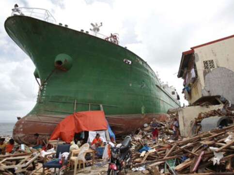 Typhoon Haiyan: UN calls for long-term support to Philippines Typhoon Haiyan: UN calls for long-term support to Philippines
