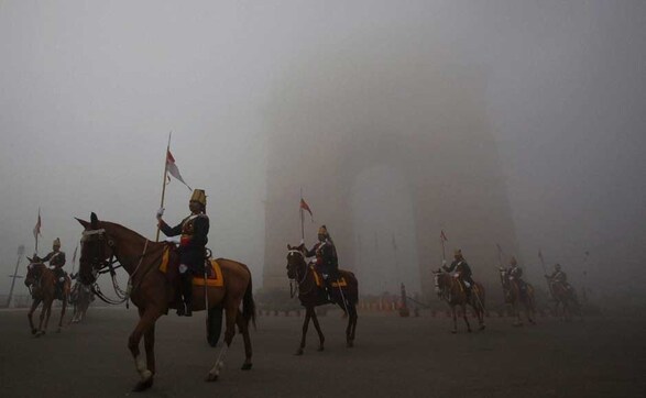 Photos: What Delhi, Kolkata and Allahabad look like on a foggy morning Photos: What Delhi, Kolkata and Allahabad look like on a foggy morning