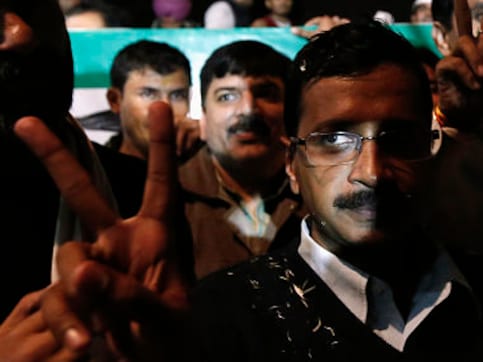 Delhi: Security beefed up at Kausambi station due to Kejriwal's visit Delhi: Security beefed up at Kausambi station due to Kejriwal's visit