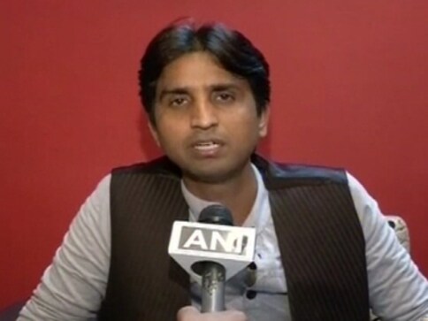 Protests, black flags greet AAP leader Kumar Vishwas in Rahul's Amethi