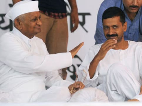 Anna Hazare congratulates Delhi CM Arvind Kejriwal Anna Hazare congratulates Delhi CM Arvind Kejriwal