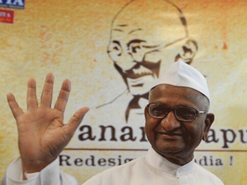 No politician, including Kejriwal, can share the dais with me: Anna