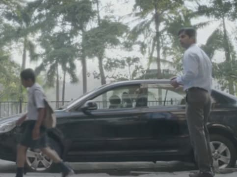 Mumbai Marathon: United Way Mumbai urges you to 'Give the right way' Mumbai Marathon: United Way Mumbai urges you to 'Give the right way'