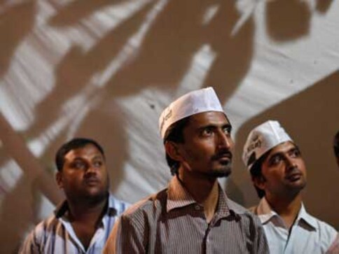 AAP now 10 mn strong, collects over Rs 7 crore in 50 days AAP now 10 mn strong, collects over Rs 7 crore in 50 days