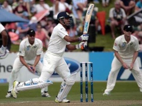 Dhoni counter-attacks to halt his travelling blues Dhoni counter-attacks to halt his travelling blues