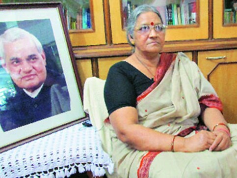 Vajpayee's niece Karuna Shukla joins Congress, criticises BJP Vajpayee's niece Karuna Shukla joins Congress, criticises BJP