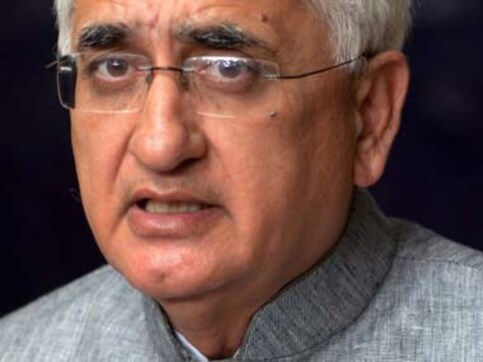Khurshid calls Kejriwal as runaway groom Khurshid calls Kejriwal as runaway groom