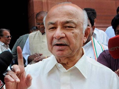 Never threatened to 'crush' electronic media, meant social media: Shinde Never threatened to 'crush' electronic media, meant social media: Shinde