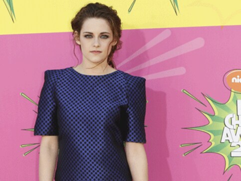 Kristen Stewart reveals she was advised to 'not hold girlfriend's hand in public' to land role in Marvel film Kristen Stewart reveals she was advised to 'not hold girlfriend's hand in public' to land role in Marvel film