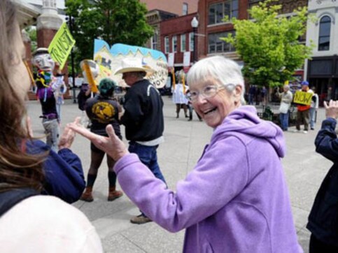 US jails 84-year-old nun for breaking into nuclear facility US jails 84-year-old nun for breaking into nuclear facility
