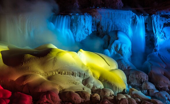 Stunning photos of a partially frozen Niagara Falls Stunning photos of a partially frozen Niagara Falls