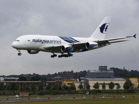 Malaysia Airlines says last contact with missing plane over S-China Sea Malaysia Airlines says last contact with missing plane over S-China Sea