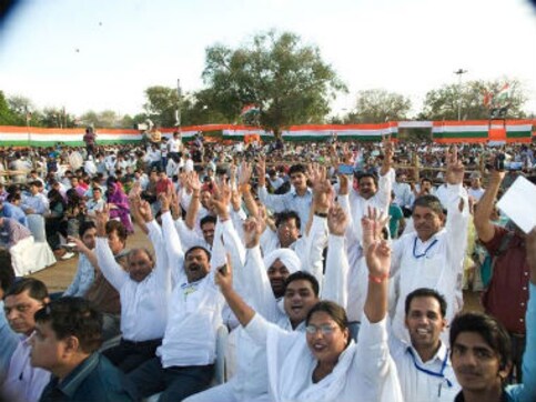 Sonia's Karol Bagh rally get's mixed response from crowd Sonia's Karol Bagh rally get's mixed response from crowd