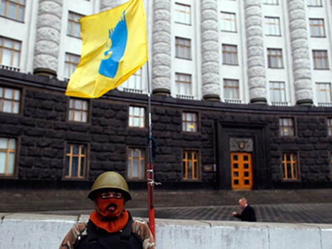 In Ukraine, soldiers await orders amid a tense standoff In Ukraine, soldiers await orders amid a tense standoff