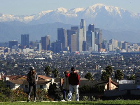 Mild earthquake hits Los Angeles Mild earthquake hits Los Angeles