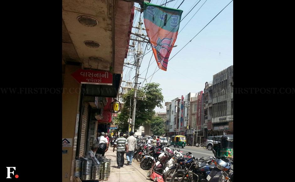 In mandvi, padmavati market and nyay mandir areas, every store has a flag planted. There must be about 40000 flags in the city. Kavitha Iyer/ Firstpost In mandvi, padmavati market and nyay mandir areas, every store has a flag planted. There must be about 40000 flags in the city. Kavitha Iyer/ Firstpost