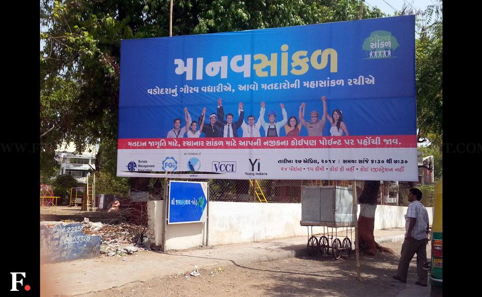 Various agencies are sponsoring a mega 15km human chain of voters, to ensure a record turnout. Kavitha Iyer/ Firstpost Various agencies are sponsoring a mega 15km human chain of voters, to ensure a record turnout. Kavitha Iyer/ Firstpost