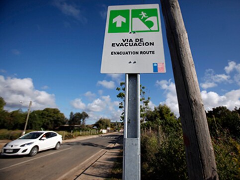 Chile assesses damage after massive quake, tsunami Chile assesses damage after massive quake, tsunami