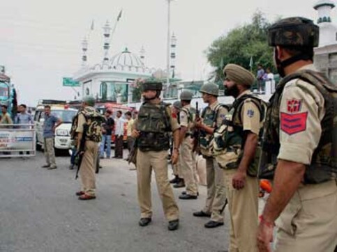 Jammu and Kashmir: Major tragedy averted as police detect IED near LoC; security forces defuse explosive Jammu and Kashmir: Major tragedy averted as police detect IED near LoC; security forces defuse explosive