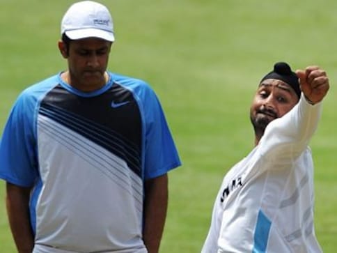 Harbhajan Singh requests Anil Kumble to raise the issue of low match fees in Ranji Trophy with CoA Harbhajan Singh requests Anil Kumble to raise the issue of low match fees in Ranji Trophy with CoA