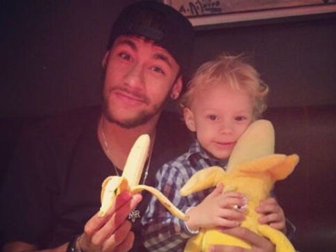 Football stars pose with bananas after Dani Alves reaction to racist taunt Football stars pose with bananas after Dani Alves reaction to racist taunt