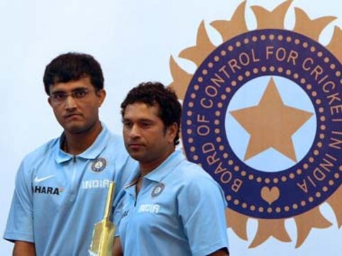 Indian Super League: Ganguly buys Kolkata franchise, Tendulkar gets Kochi Indian Super League: Ganguly buys Kolkata franchise, Tendulkar gets Kochi