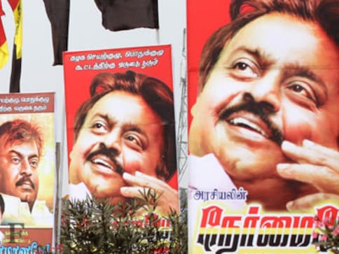 'Captain' Vijayakanth boycotts ally Modi for visiting Rajini instead 'Captain' Vijayakanth boycotts ally Modi for visiting Rajini instead