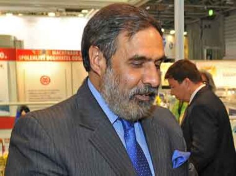 Anand Sharma questions timing of Baru's book Anand Sharma questions timing of Baru's book