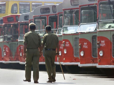 Mumbai's BEST conductors, drivers on strike to protest new scheduling software Mumbai's BEST conductors, drivers on strike to protest new scheduling software