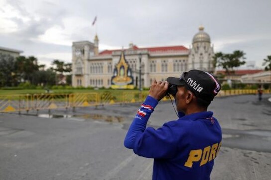 No budget, no elevators: political crisis gums up Thai government No budget, no elevators: political crisis gums up Thai government