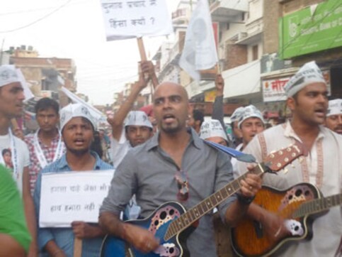 Elections 2014: Who's forcing AAP workers to leave Amethi? Elections 2014: Who's forcing AAP workers to leave Amethi?