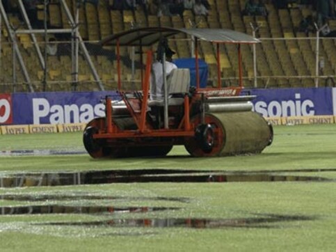 KKR vs KXIP match can be played if it doesn't rain for 2 hours: Curator KKR vs KXIP match can be played if it doesn't rain for 2 hours: Curator