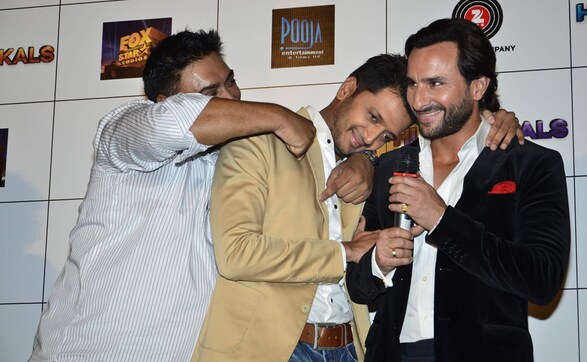 Photos: Saif, Riteish indulge in bromance at Humshakals' media meet Photos: Saif, Riteish indulge in bromance at Humshakals' media meet