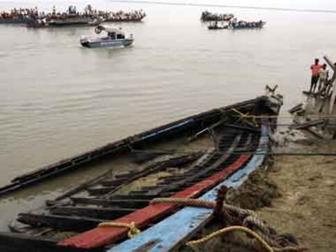 Bangladesh ferry accident: 29 bodies recovered, over 100 missing Bangladesh ferry accident: 29 bodies recovered, over 100 missing