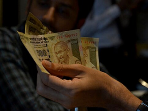 Rupee recovers by 12 paise against dollar in early trade Rupee recovers by 12 paise against dollar in early trade