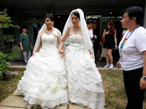 Good news for same-sex couples in Oregon: State lifts marriage ban Good news for same-sex couples in Oregon: State lifts marriage ban