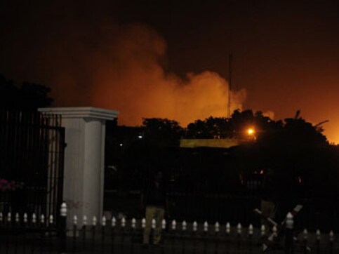 Karachi airport siege: Security operation resumes after fresh gunfire Karachi airport siege: Security operation resumes after fresh gunfire