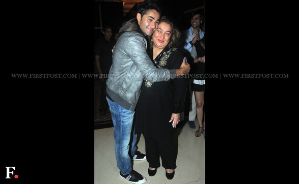 Photos: Kapoors flock to Armaan's Lekar Hum Deewana Dil music launch Photos: Kapoors flock to Armaan's Lekar Hum Deewana Dil music launch