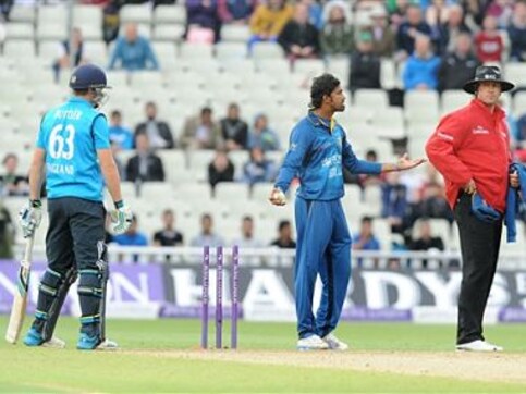 Senanayake booed by crowd after 'Mankading' Buttler Senanayake booed by crowd after 'Mankading' Buttler