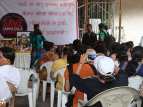 Campa Cola society: BMC officials face resistance from residents Campa Cola society: BMC officials face resistance from residents